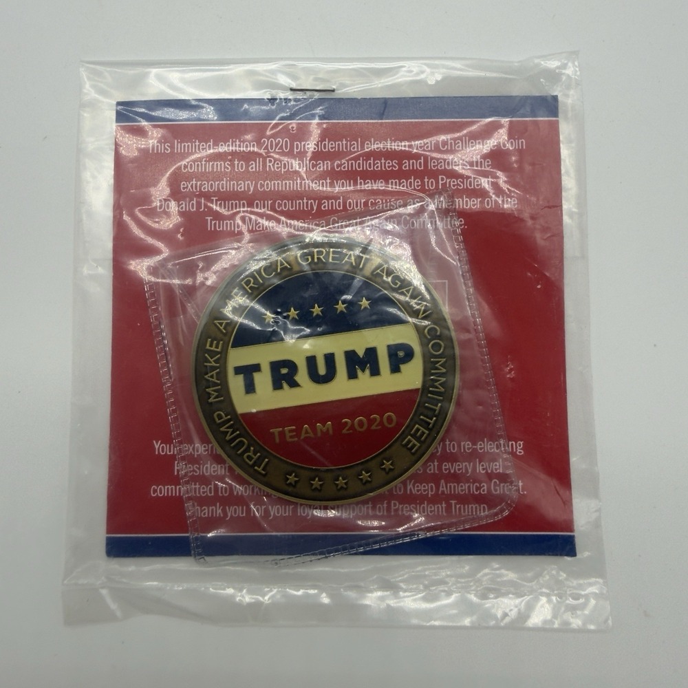 Trump Team 2020 Make America Great Again Committee Commemorative Medallion New